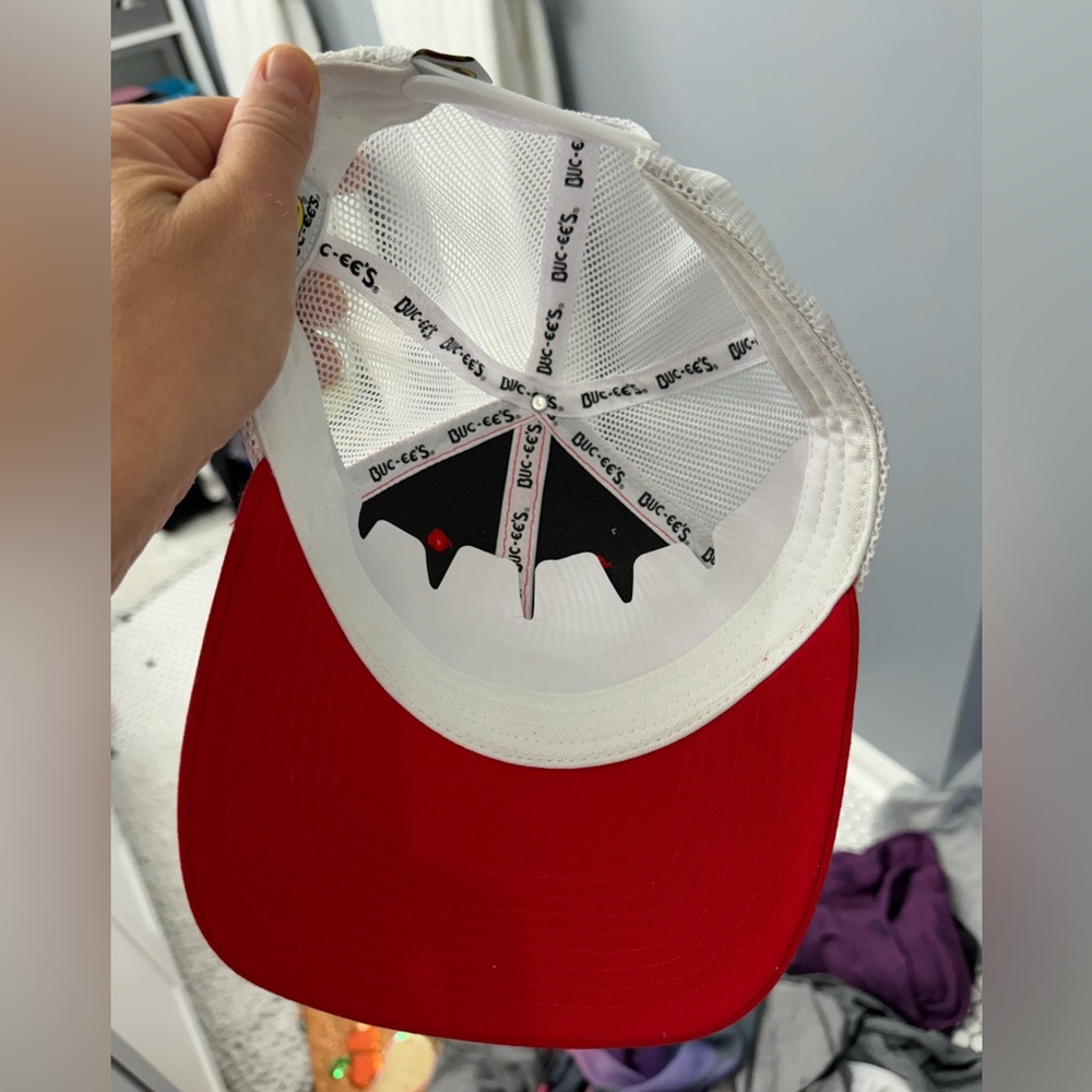 NWOT buc-ees cap - Picture 4 of 6